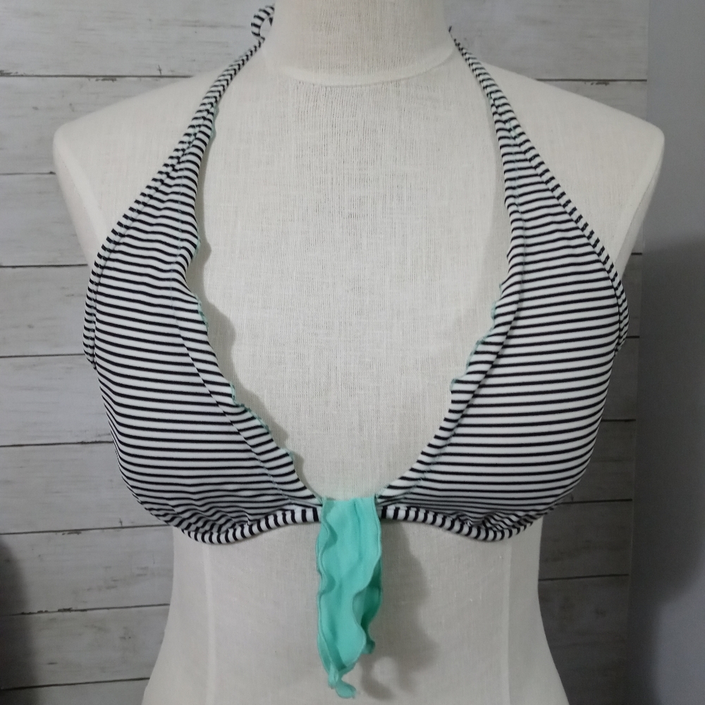 Victorias Secret Black & White Swimsuit Top 34D